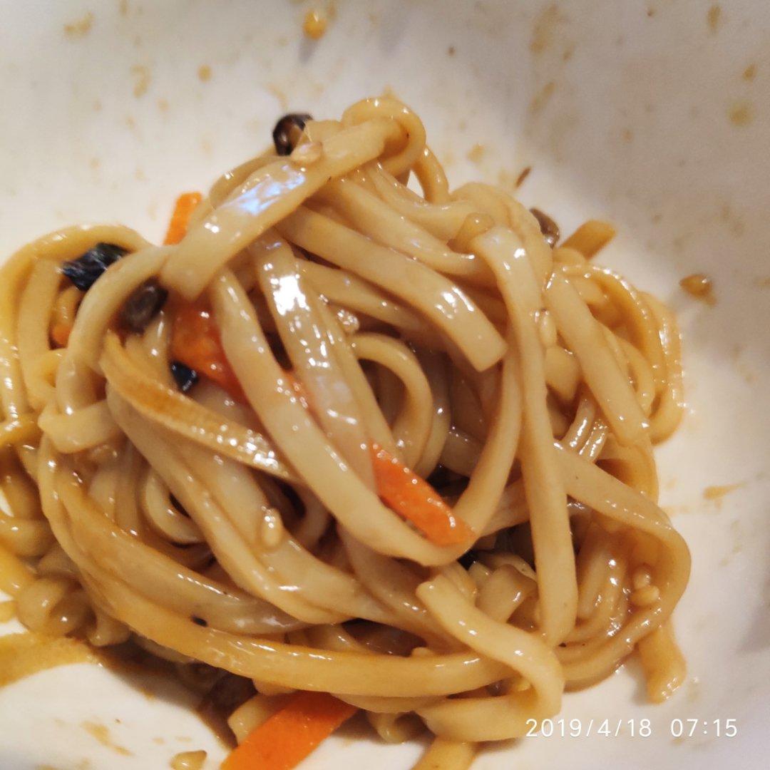 10分钟搞定的一碗葱油拌面