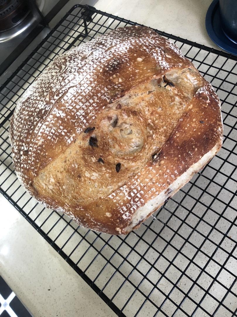 天然酵种肉桂葡萄干核桃欧包（附处理湿面团方法）