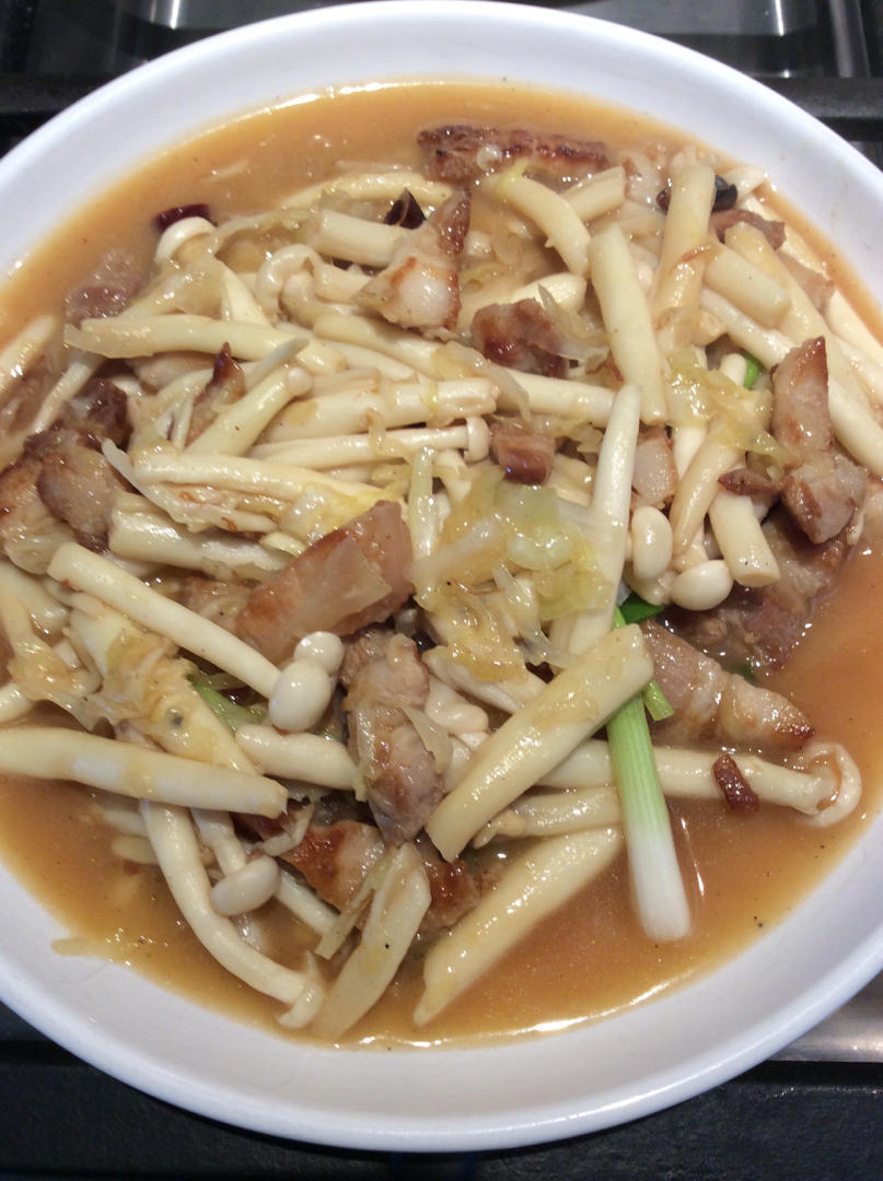 泡椒海鲜菇炒肉丝