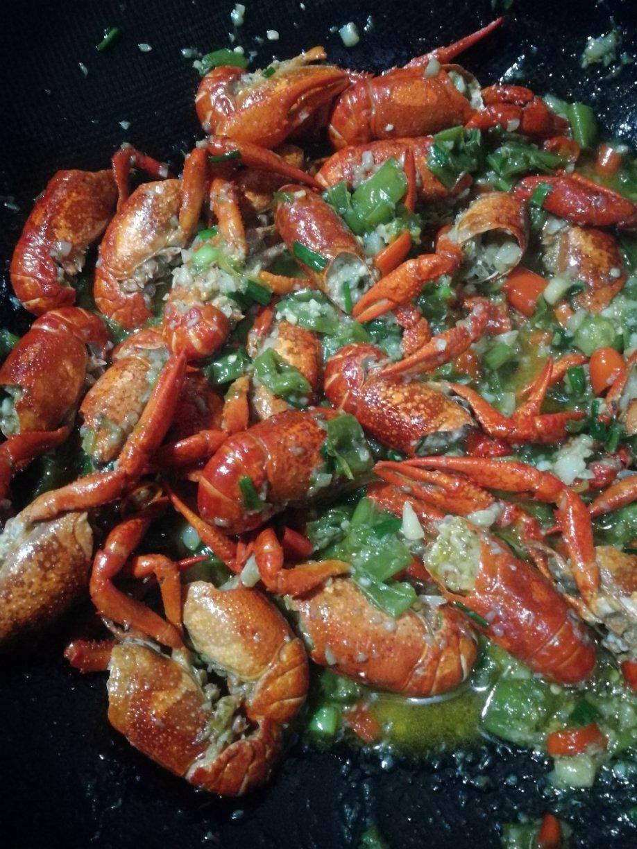 橘丽丝的蒜蓉小龙虾