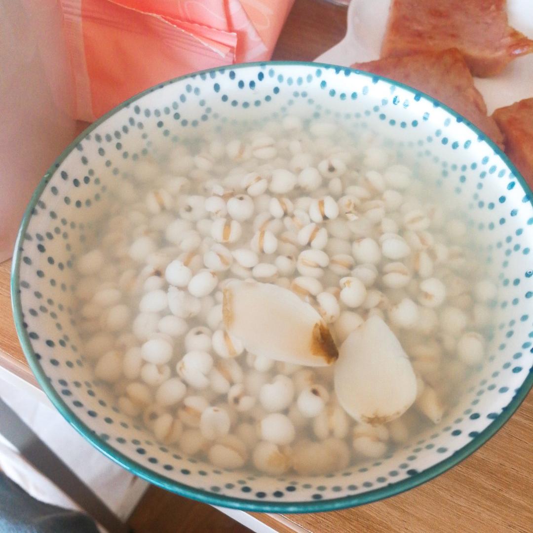 银耳薏苡仁百合红枣粥