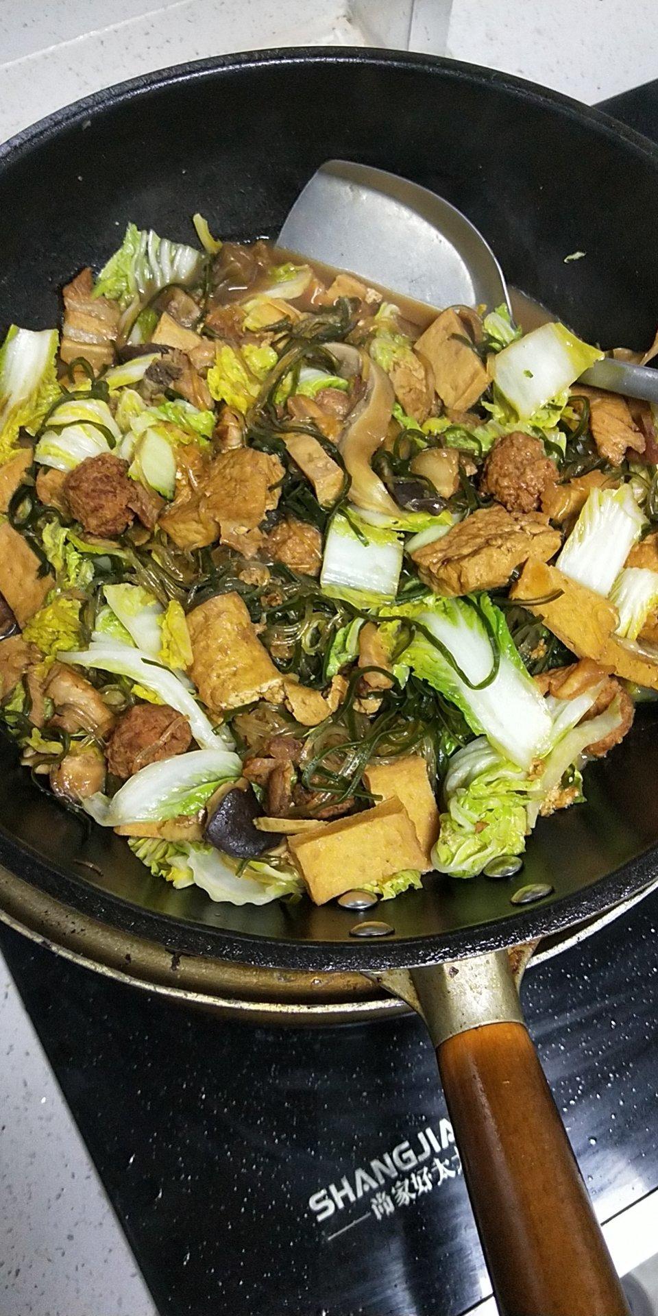 天上的云朵飘啊飘做的大锅菜