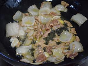 肉嫩菜鲜的青笋木耳炒肉的做法 步骤6