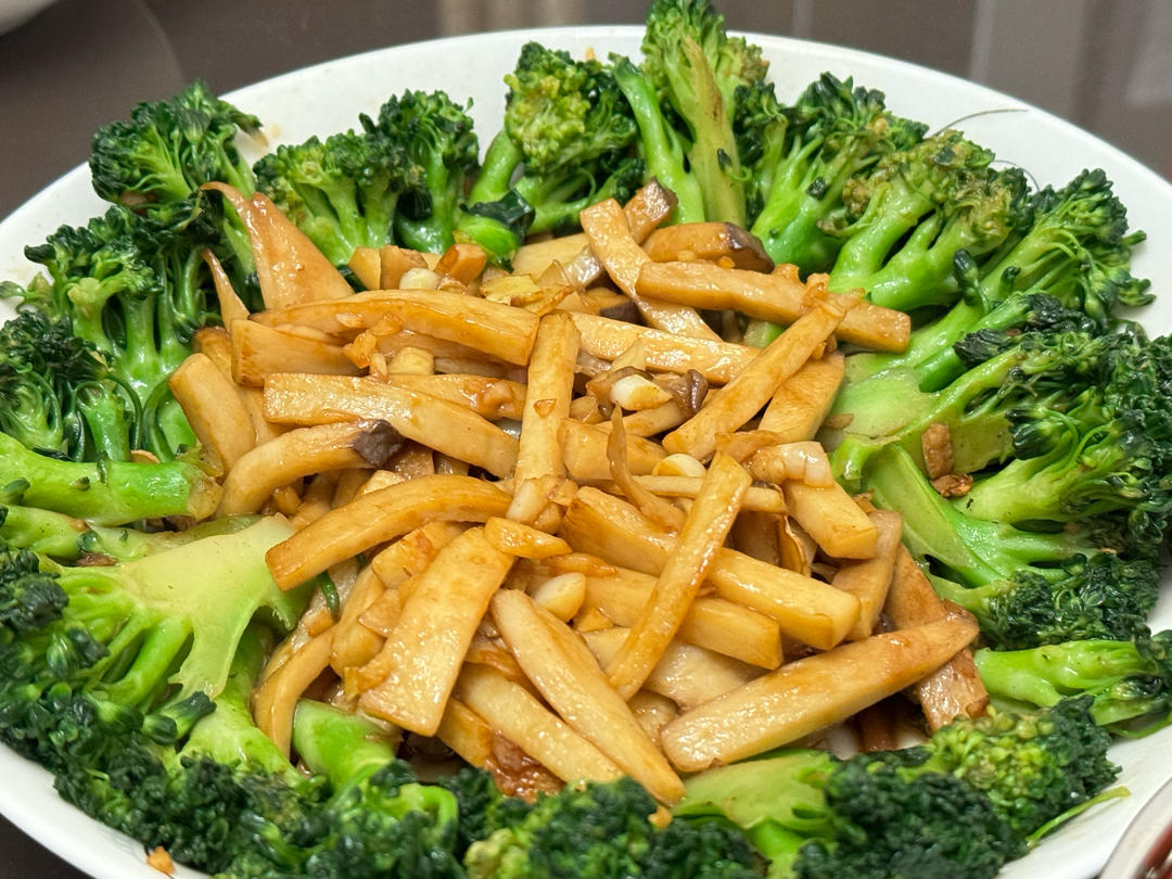 杏鲍菇扣西兰花