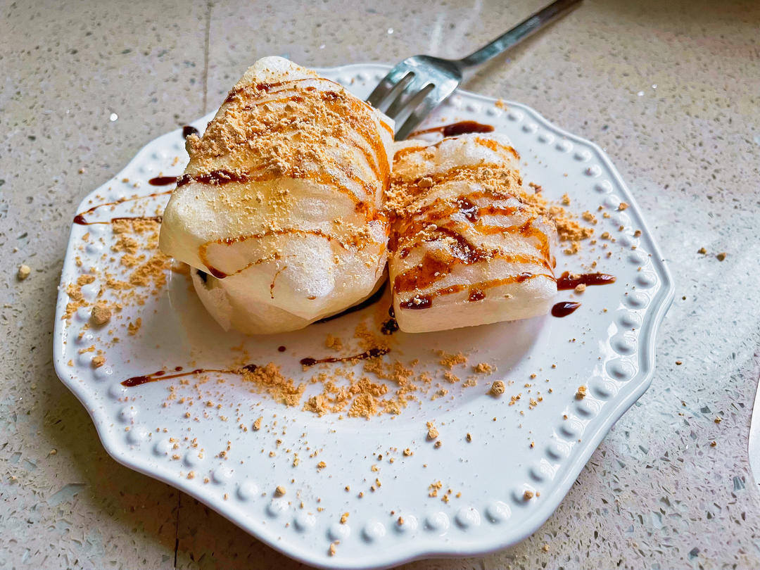 日式烤年糕蘸黄豆粉