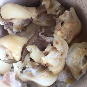牛蹄菌菇汤的做法 步骤2