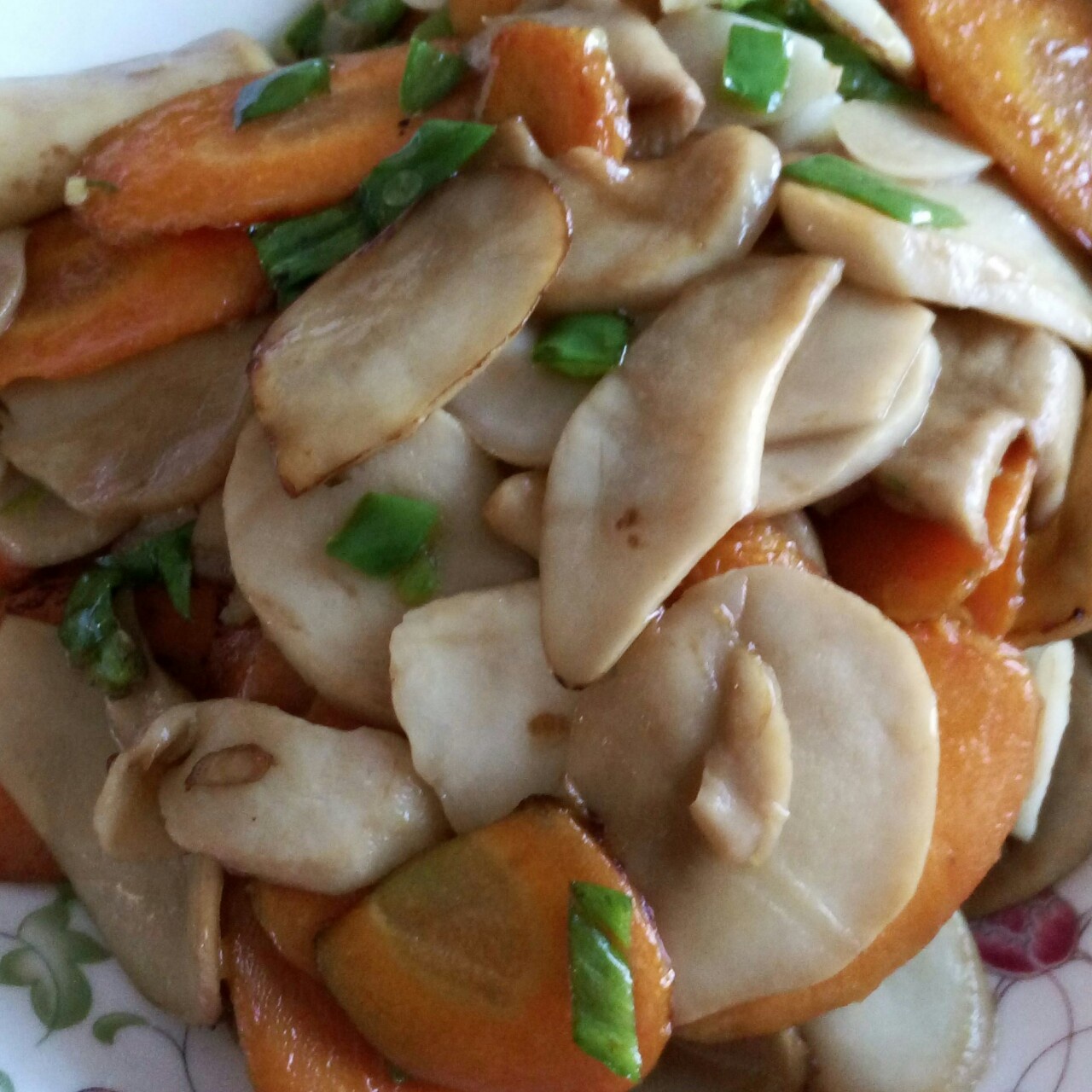 胡萝卜炒杏鲍菇