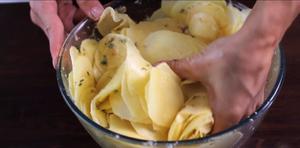 帕玛森马铃薯堆栈的做法 步骤5