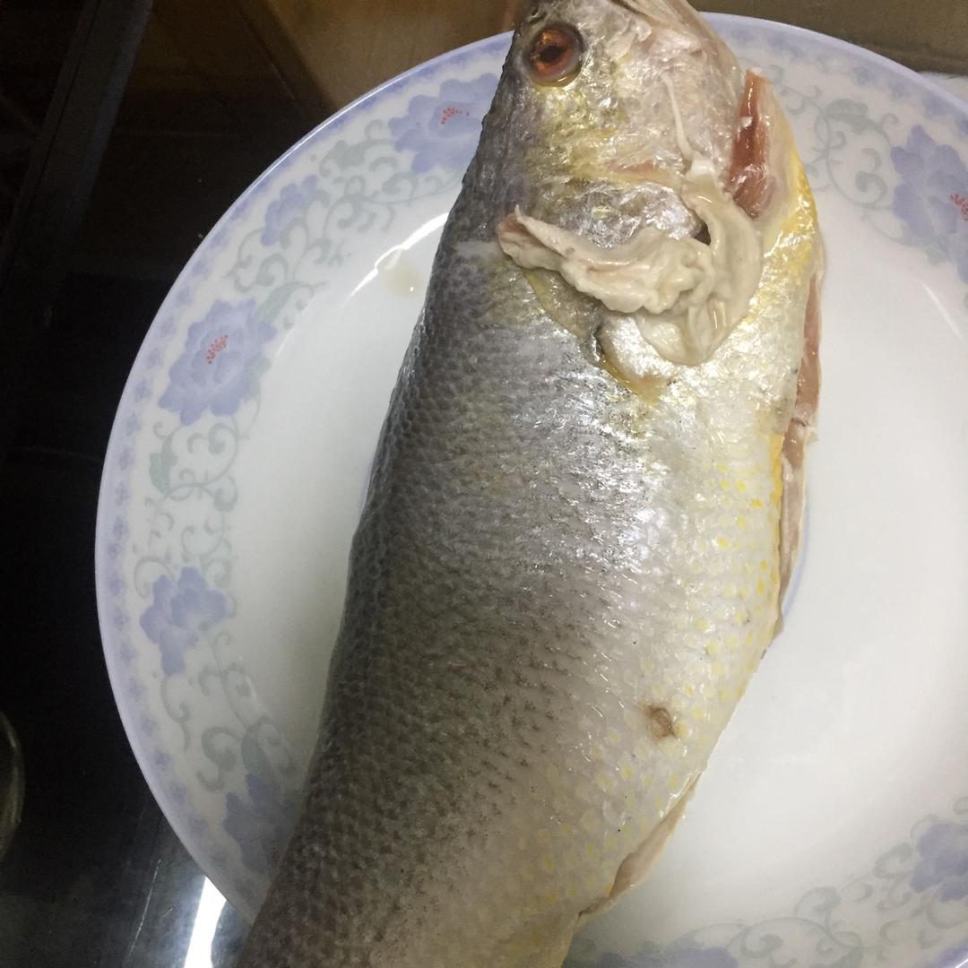 红烧黄鱼—鱼皮不破的小窍门