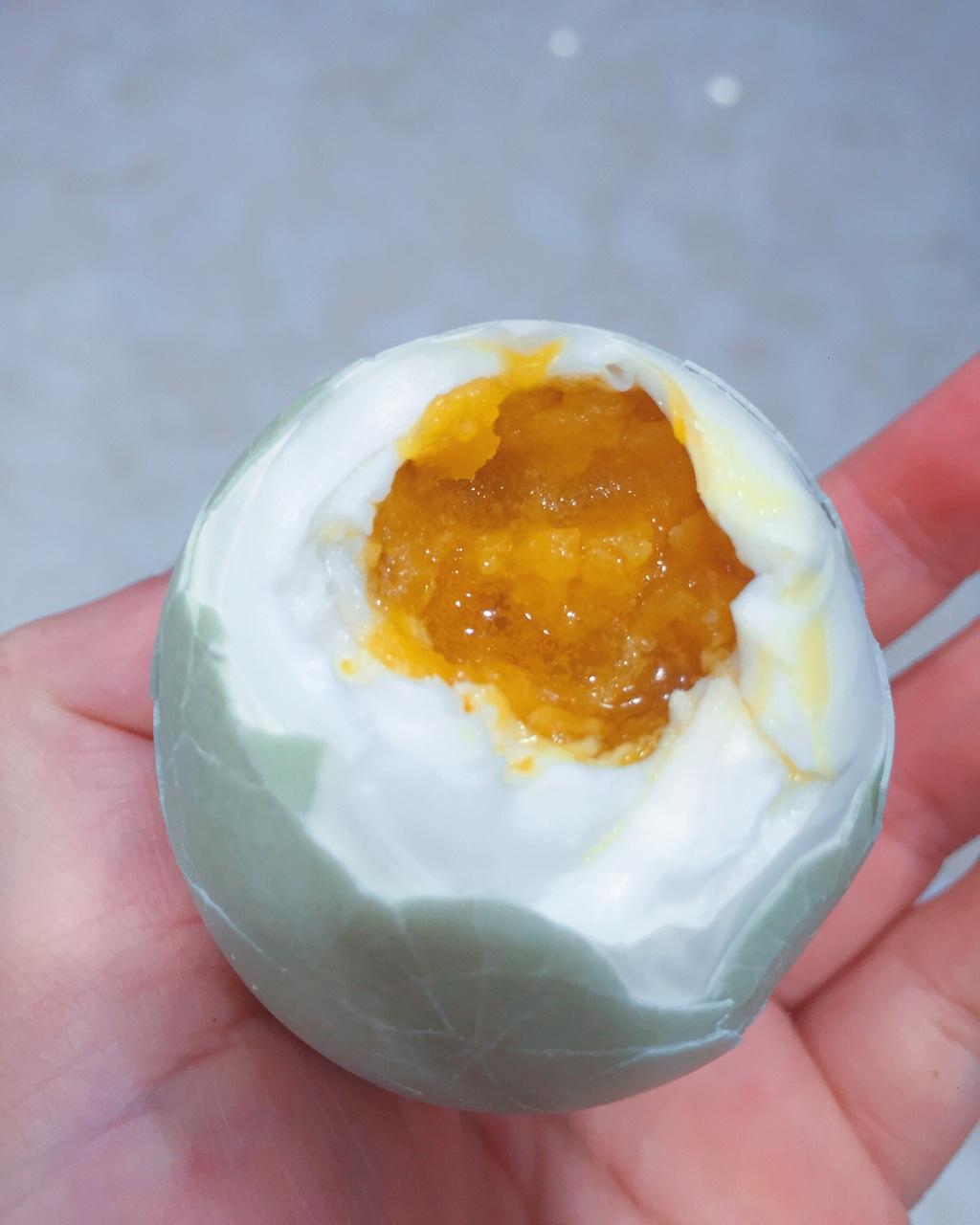 自制咸蛋： 100%出油起沙的咸蛋