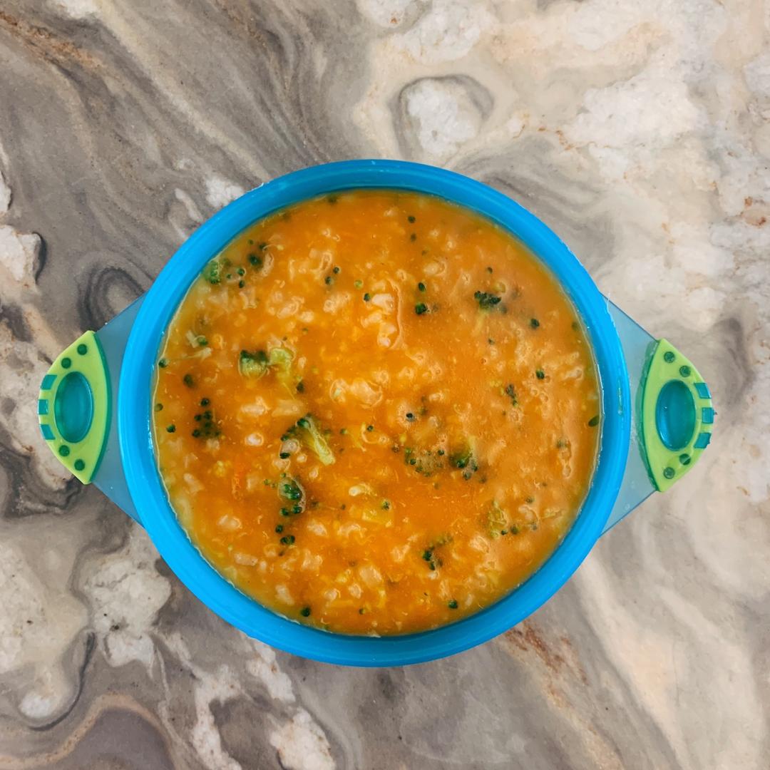 皮卡宝宝爱吃饭