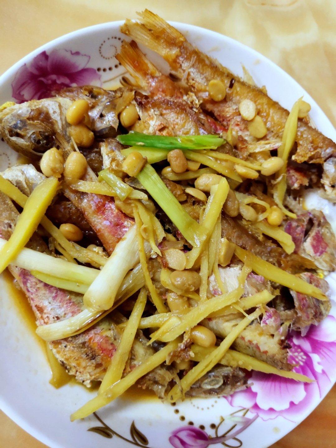 普宁豆酱煮黄花鱼