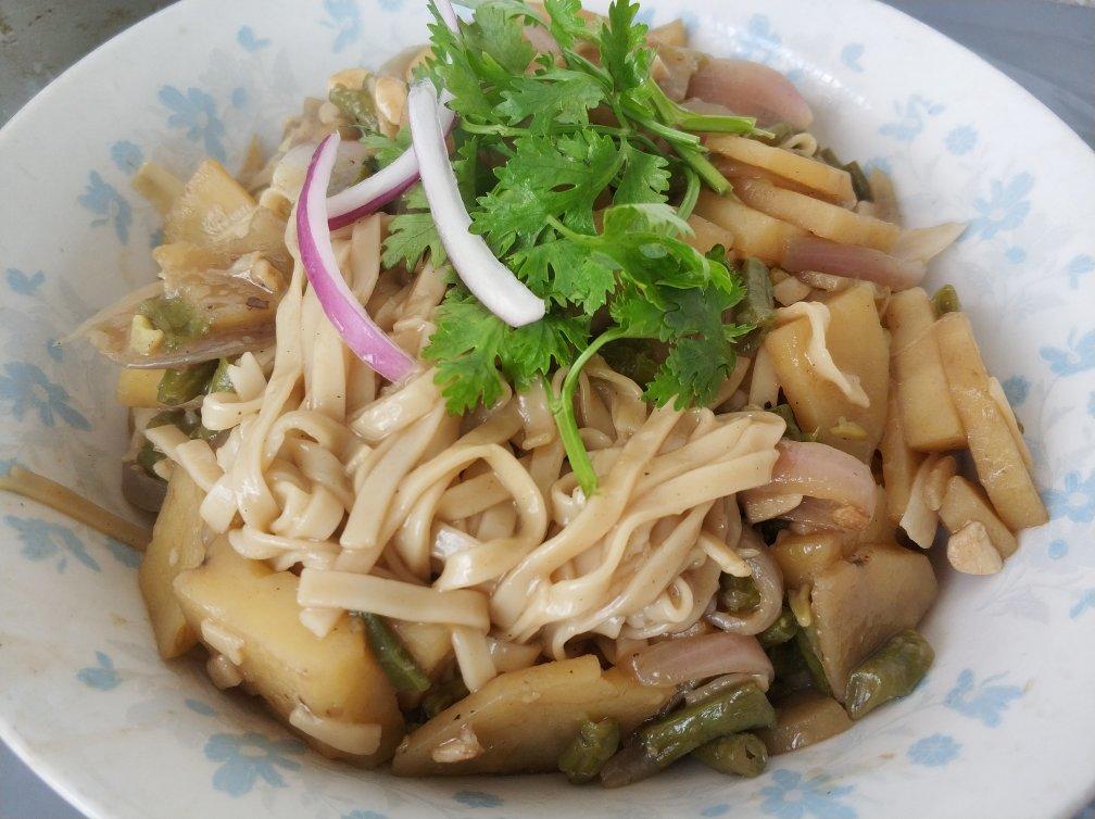 干挂面版豆角焖面