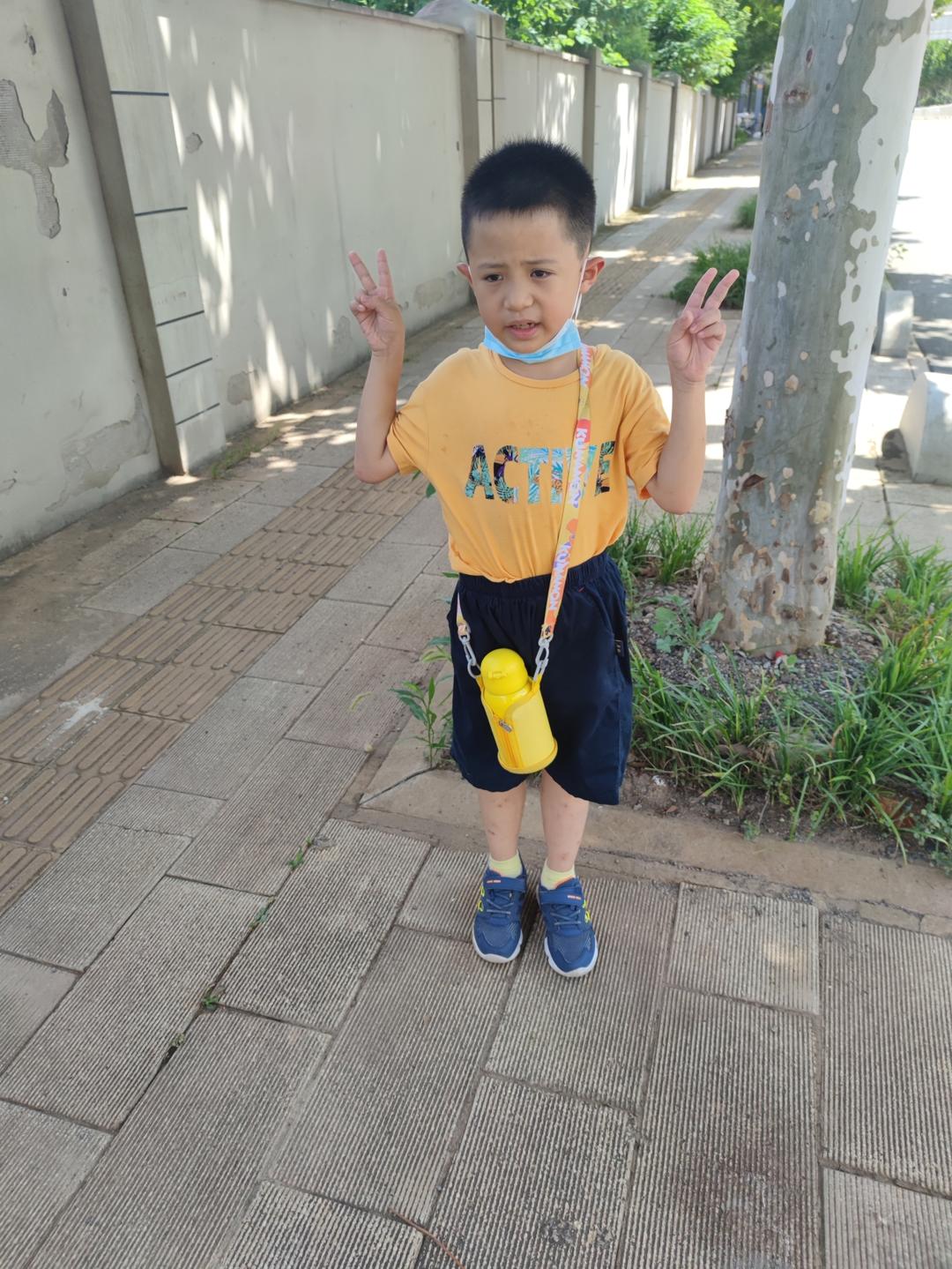 愿称之为农夫果园平替的健康桃汁