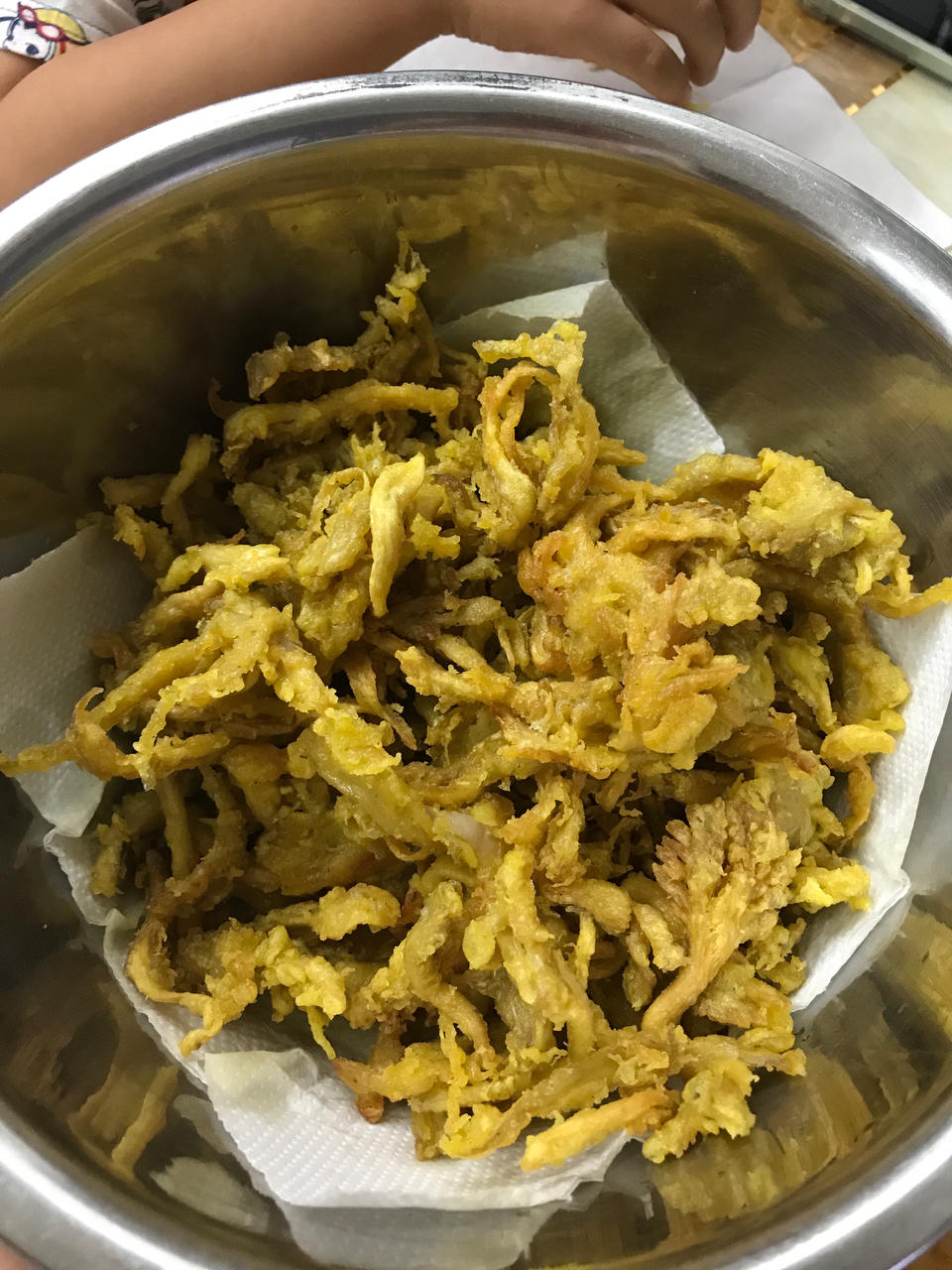 干炸蘑菇的做法，大人小孩都喜欢