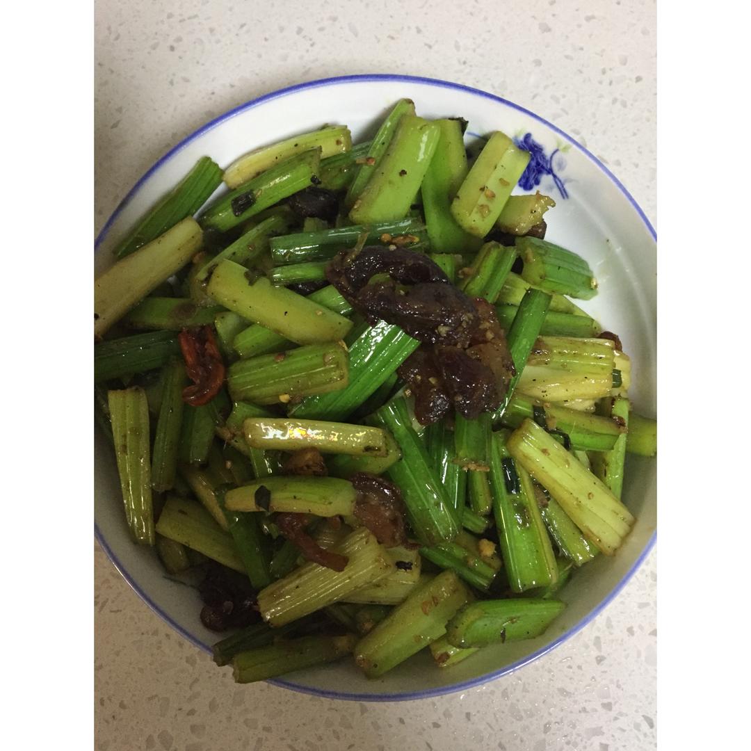 芹菜炒肉