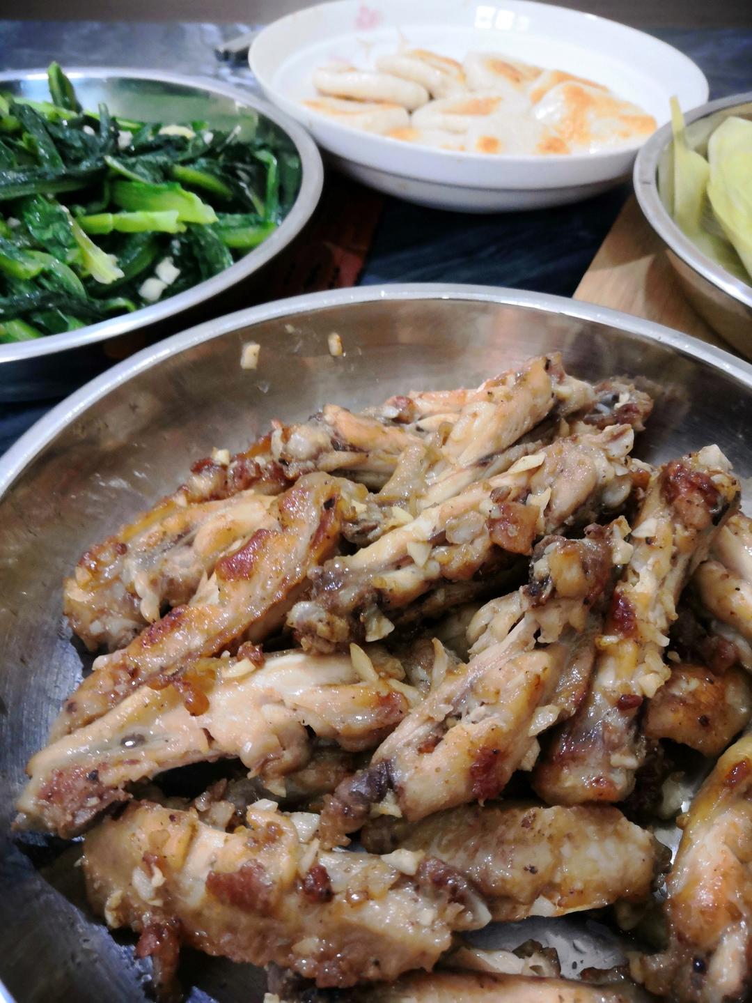 蒜香鸡翅，这才是鸡翅最好吃的做法