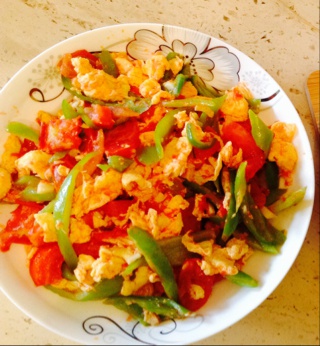 sarah_nxuz做的青椒西红柿炒鸡蛋