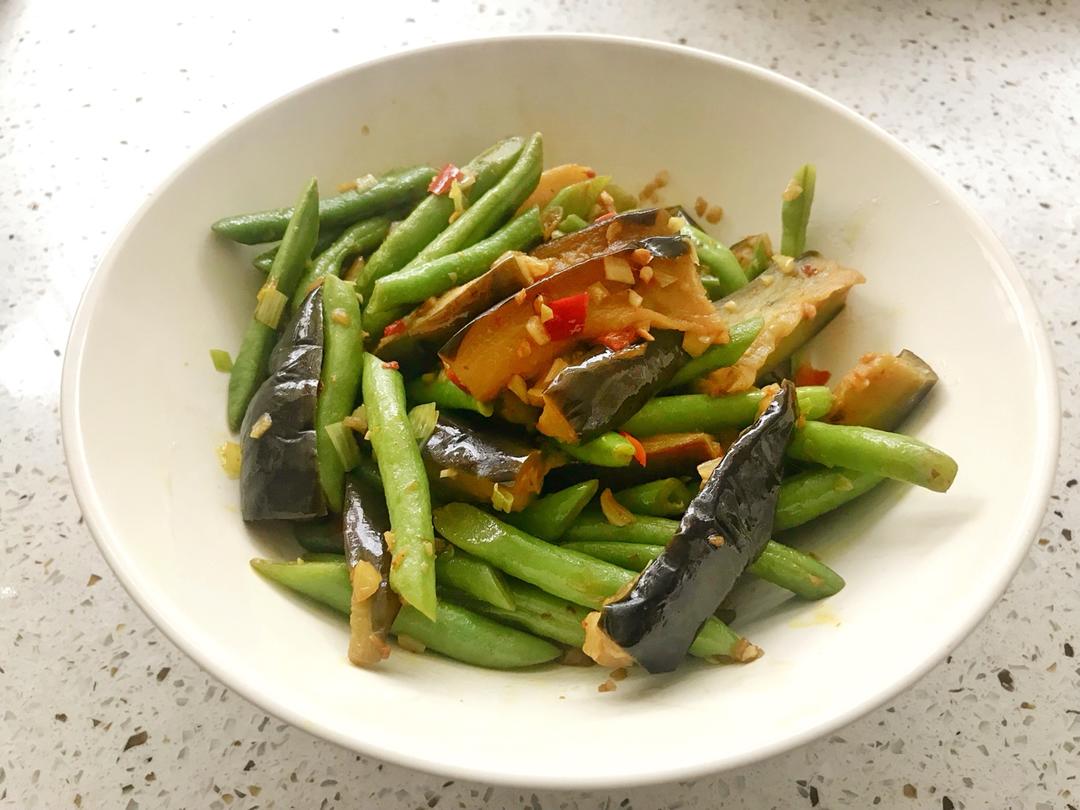 奶香豆角焖茄子