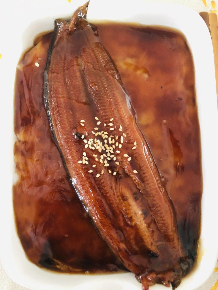 蒲烧鳗鱼饭