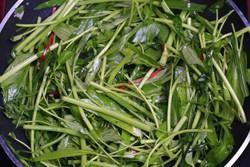 椒丝腐乳空心菜的做法 步骤6