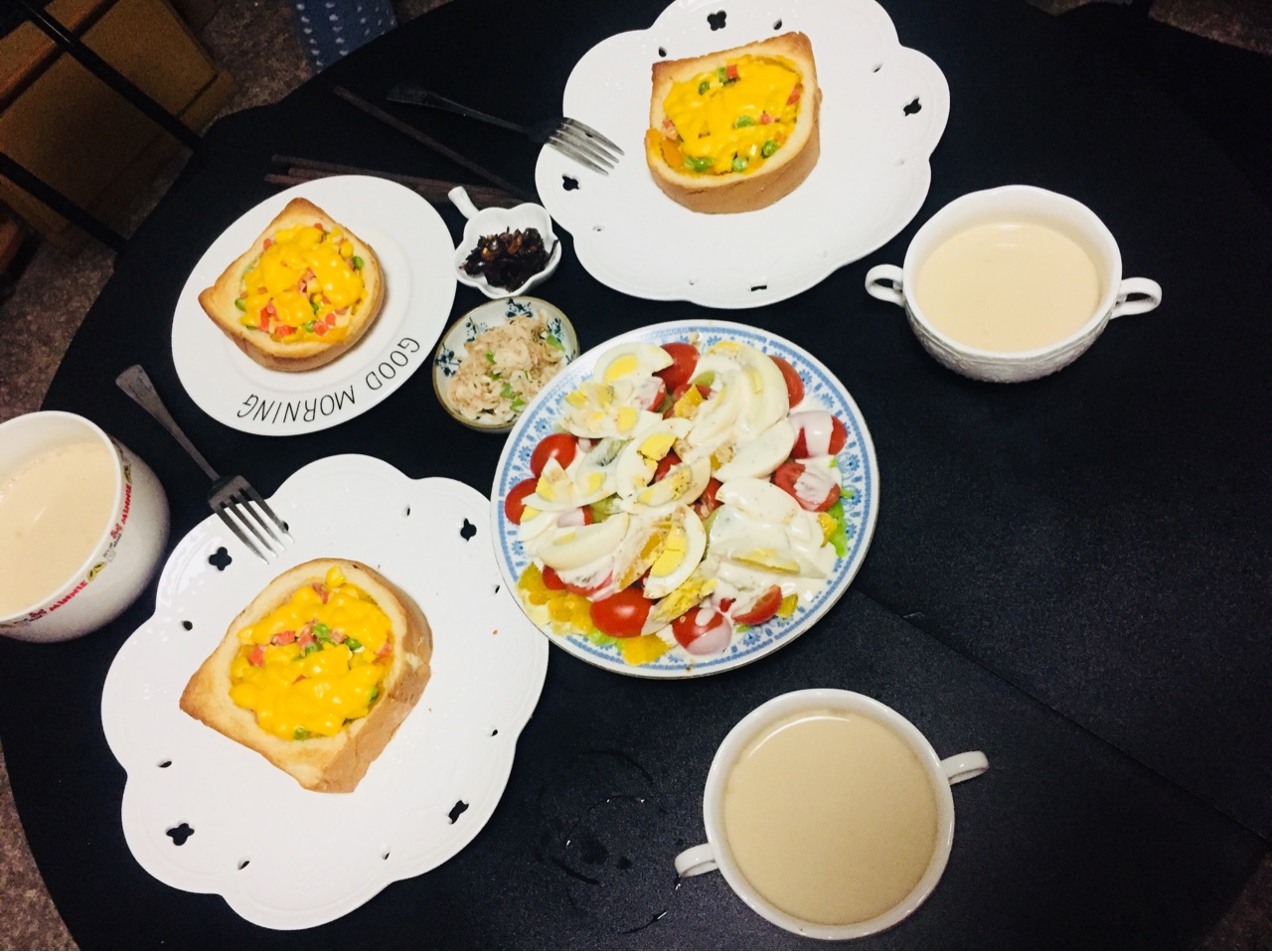 DAY 1 焗烤芝士蔬菜吐司船+暖沙拉+鲜奶红茶