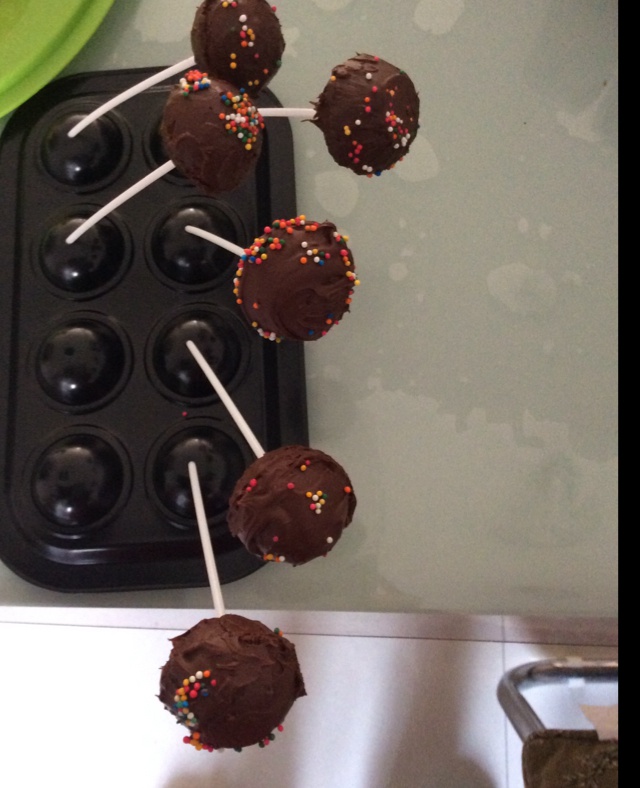 巧克力棒棒糖蛋糕胚（Fudgy cake pops）