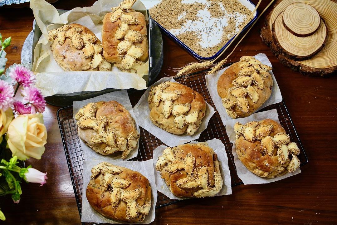 【麦穗装饰】葡萄核果软欧包的做法