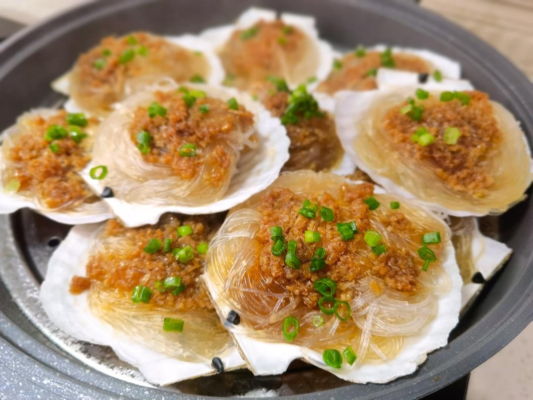 零失败的蒜蓉粉丝蒸扇贝