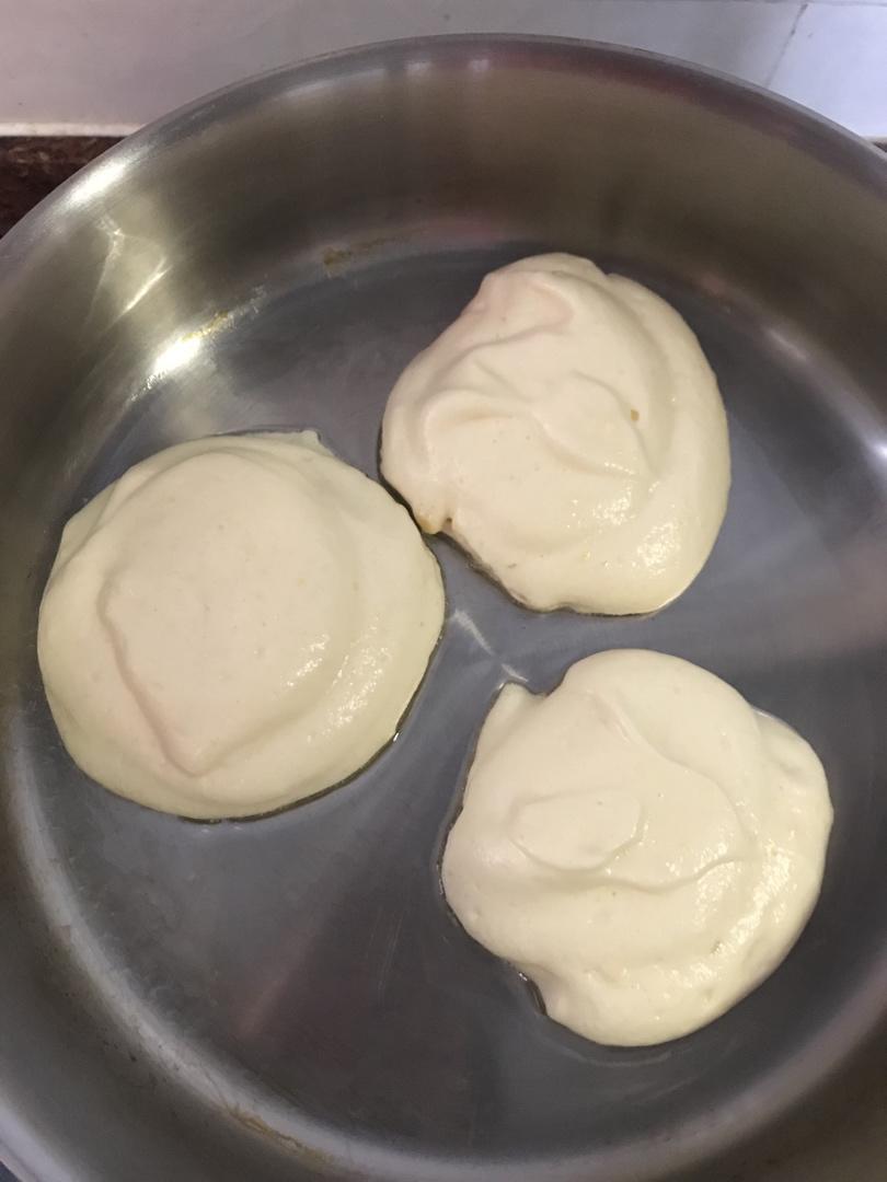 平底锅做的舒芙蕾松饼