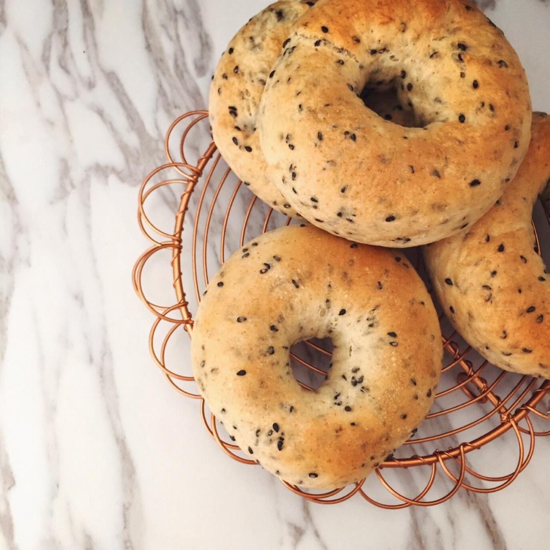 黑芝麻全麦贝果