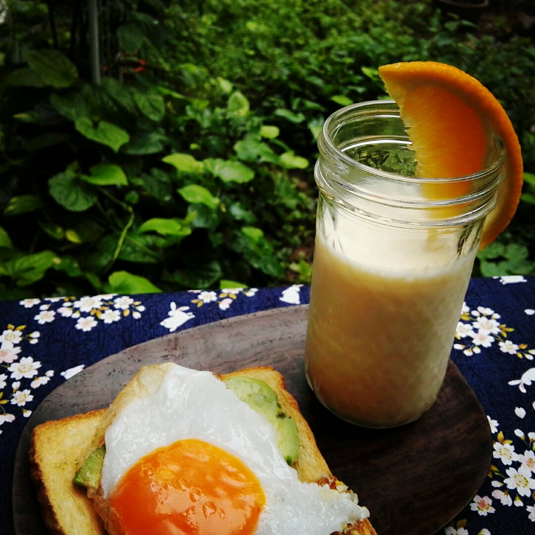 米妈煮意做的香橙酸奶奶昔