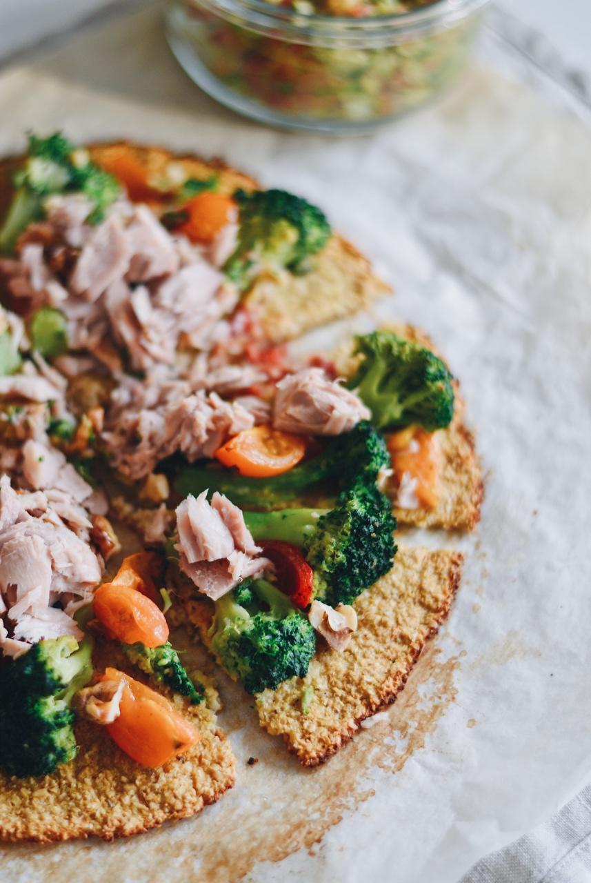 健康低热量的菜花底披萨