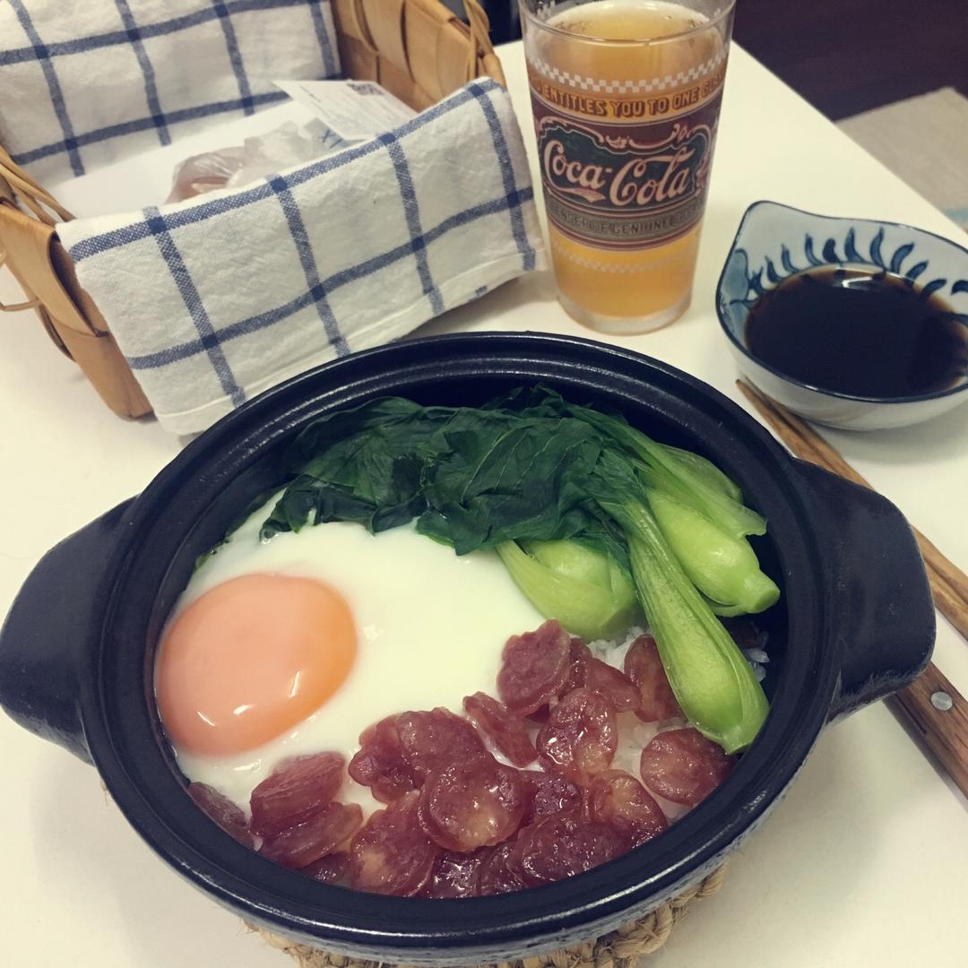 广式腊味煲仔饭