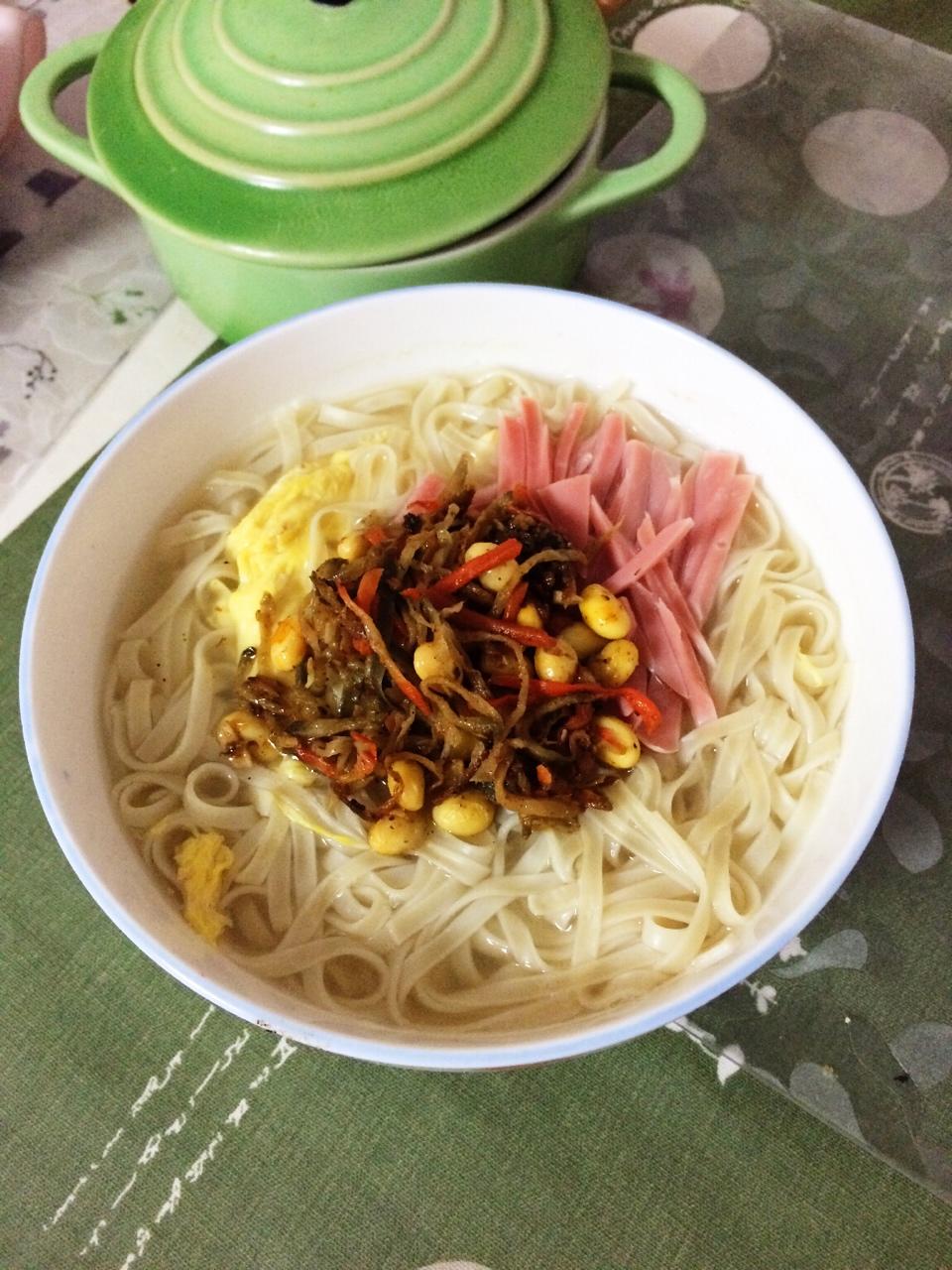 挂面也美味榨菜火腿面的做法