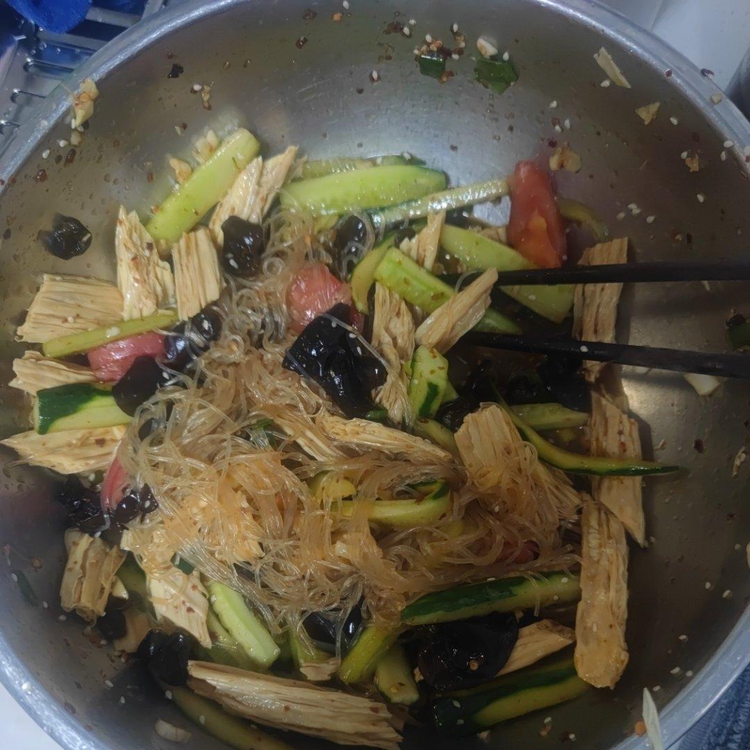 凉拌（腐竹木耳黄瓜）