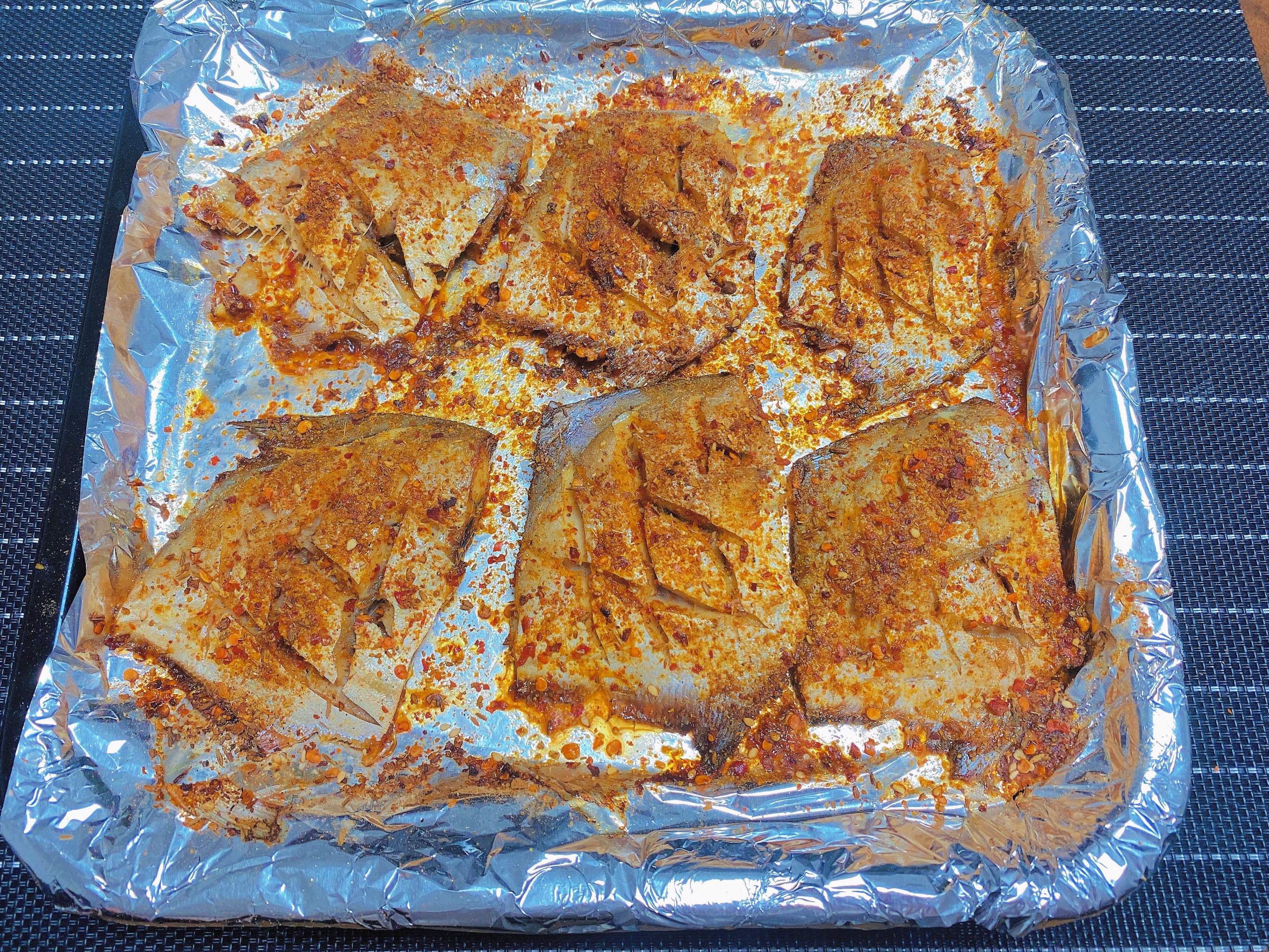烤鲳鱼（家庭版烧烤）的做法