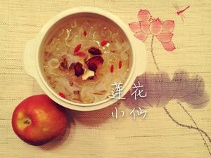 苹果银耳红枣汤的做法 步骤2