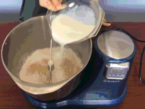 奶黄包（附带奶黄馅做法）的做法 步骤1