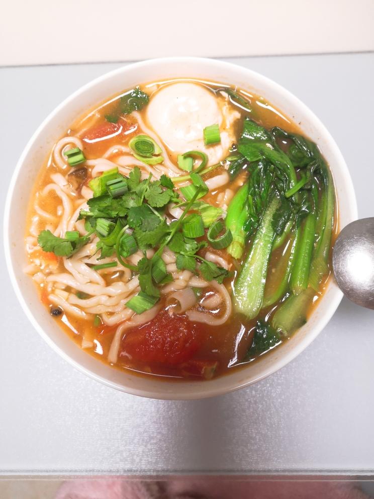 好吃超鲜番茄汤底鸡蛋面