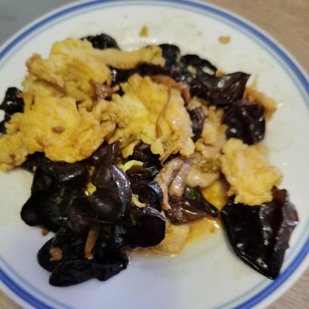 黄花菜木耳炒肉丝