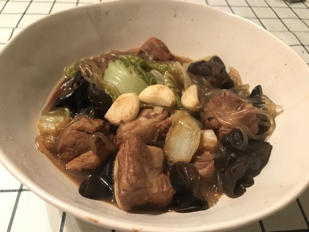 大口吃肉