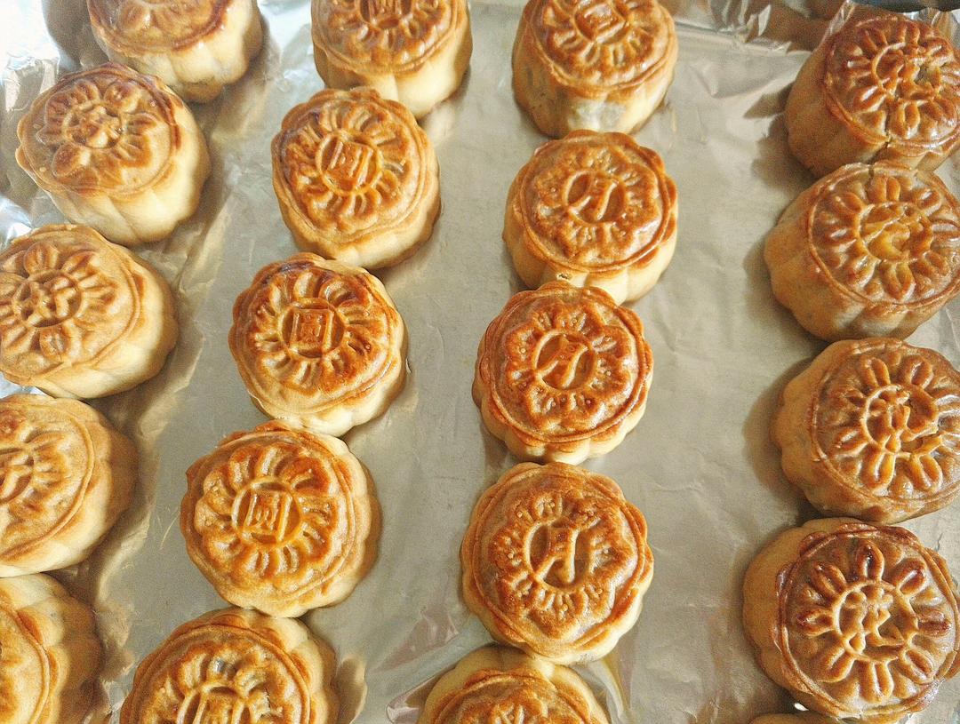 广式月饼——蛋黄莲蓉月饼