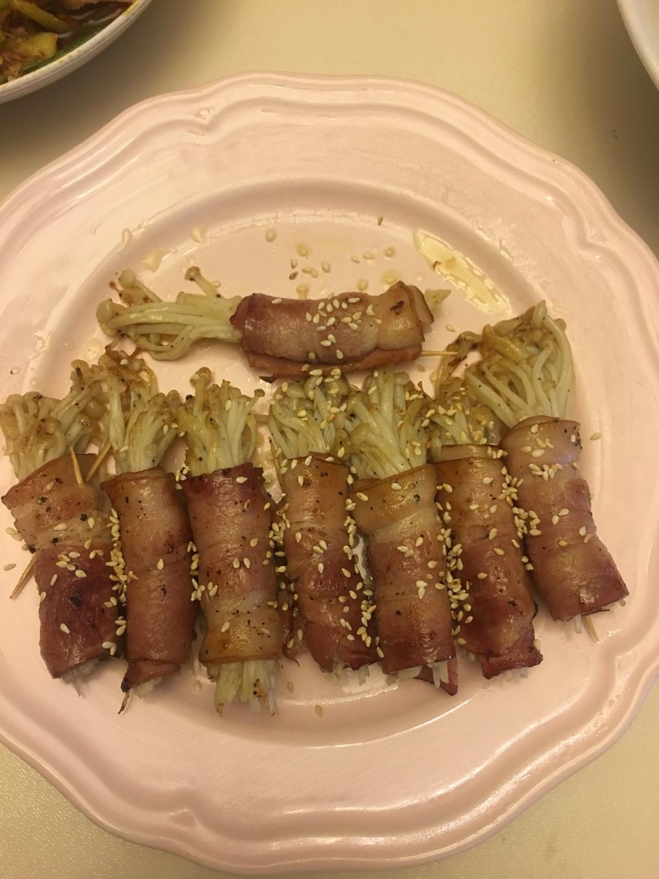 香煎培根金针菇卷