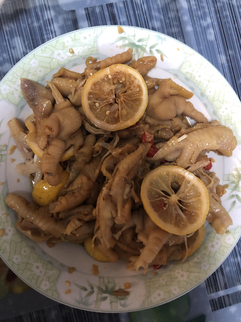 【酸辣无骨凤爪】