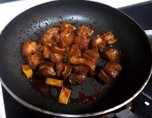 蒜苔红烧肉的做法 步骤2