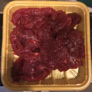 彩椒淮山炒牛肉的做法 步骤1