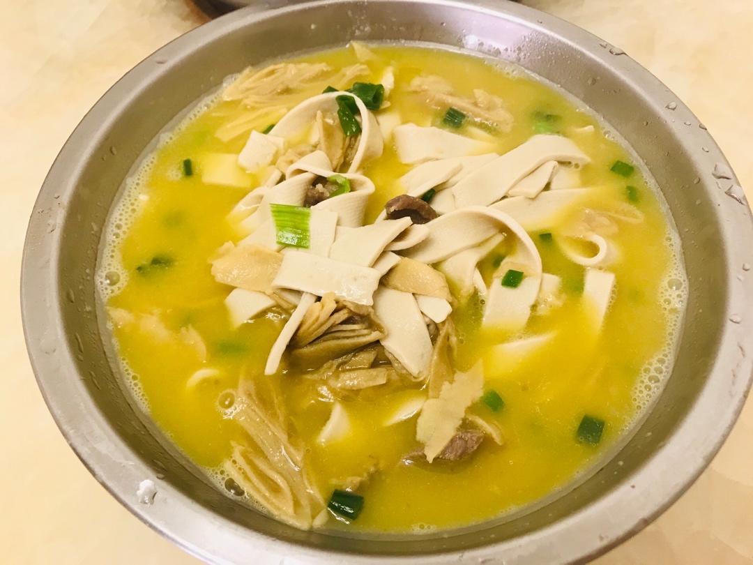 不过 煎千张的时候建议放盐 不然做好后汤有盐味但千张没有味道iphone