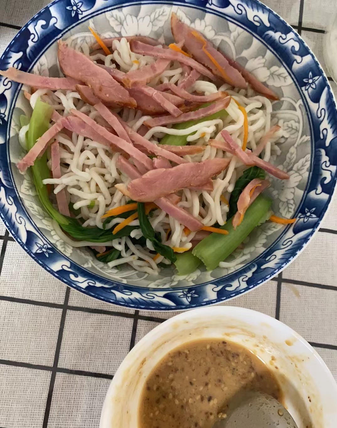 家庭版鸡丝凉面，夏天最受欢迎的凉面之一，开胃又爽口！