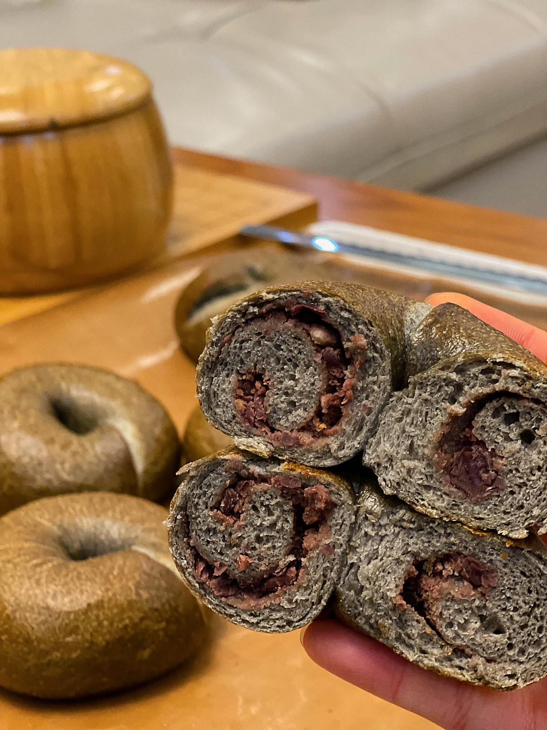 黑芝麻贝果（红豆馅